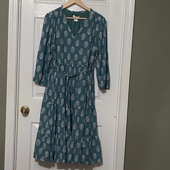 Lucky Brand Dresses & Skirts - Lucky Brand Green Long Sleeve Dress with Leaf Pattern